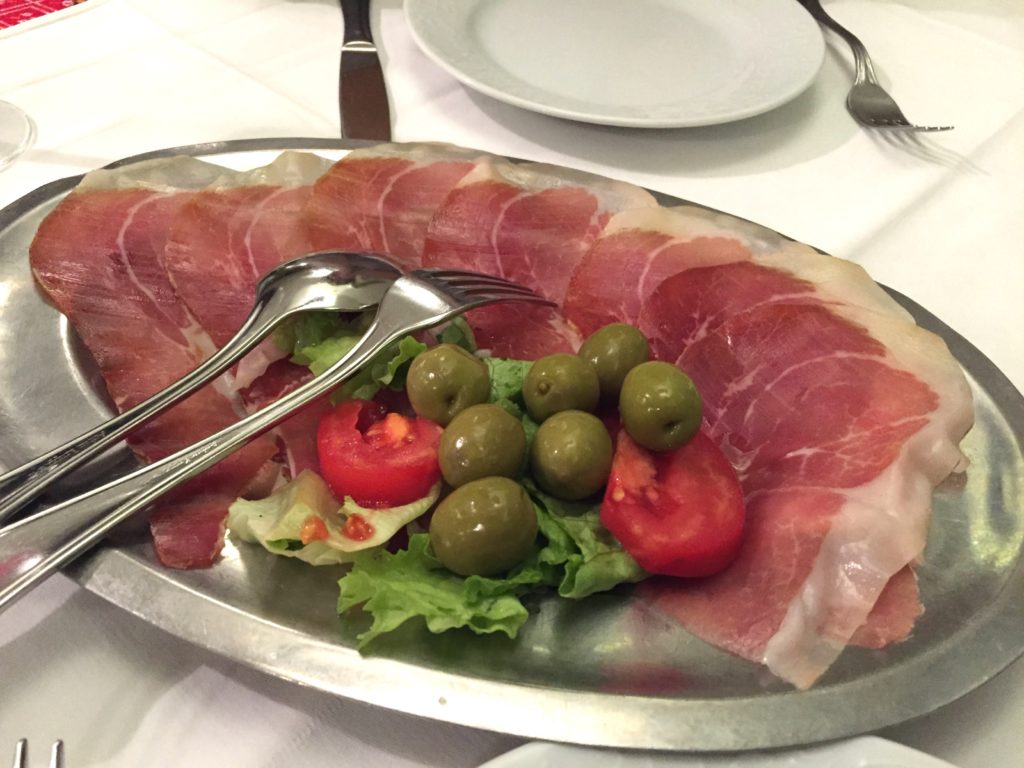 Dalmatian ham with olives