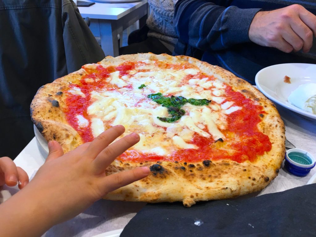 The famous Neapolitan Pizza in Rome: L'Antica Pizzeria da Michele