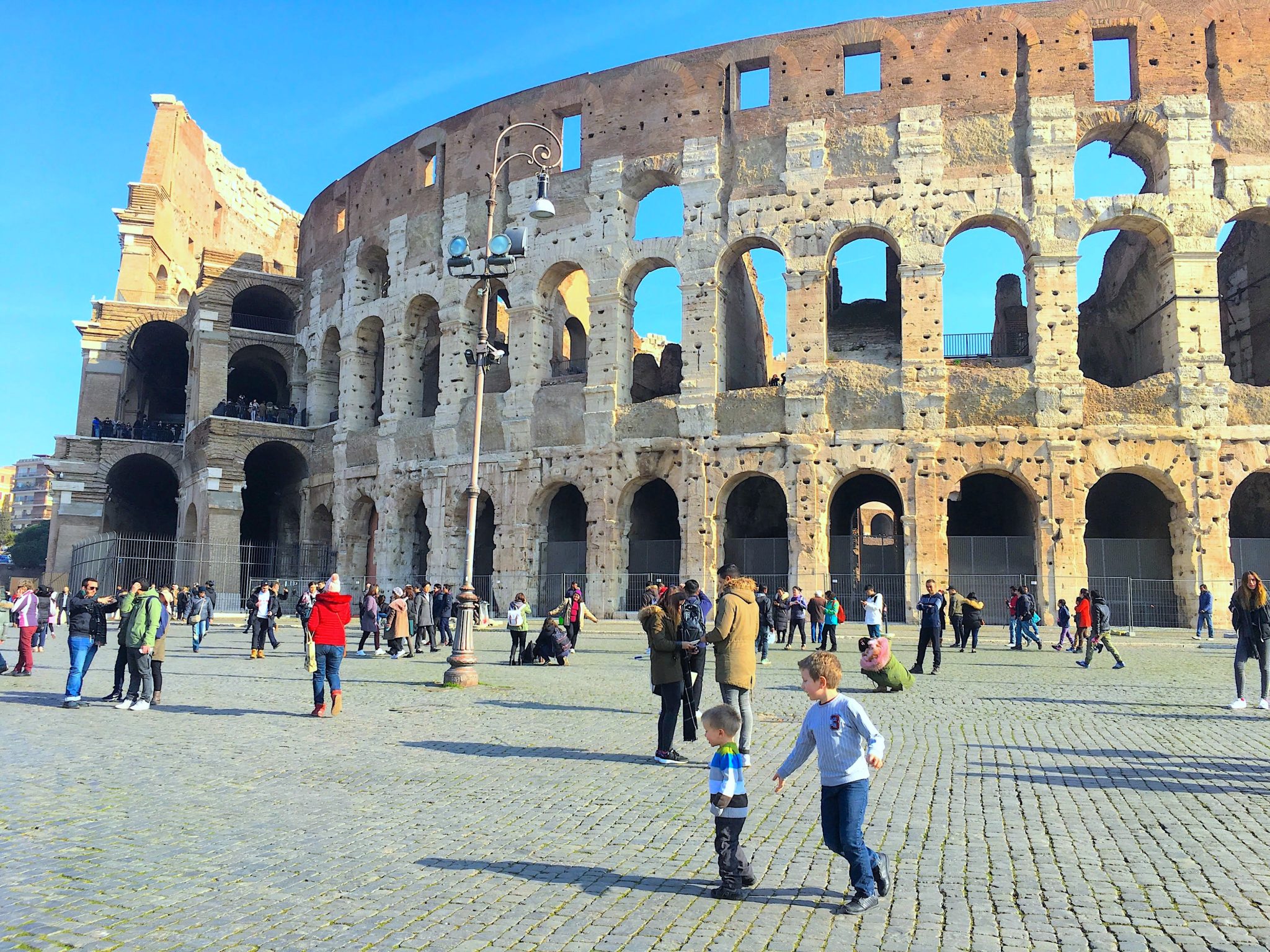 Çocukla Roma tatili, Colosseum
