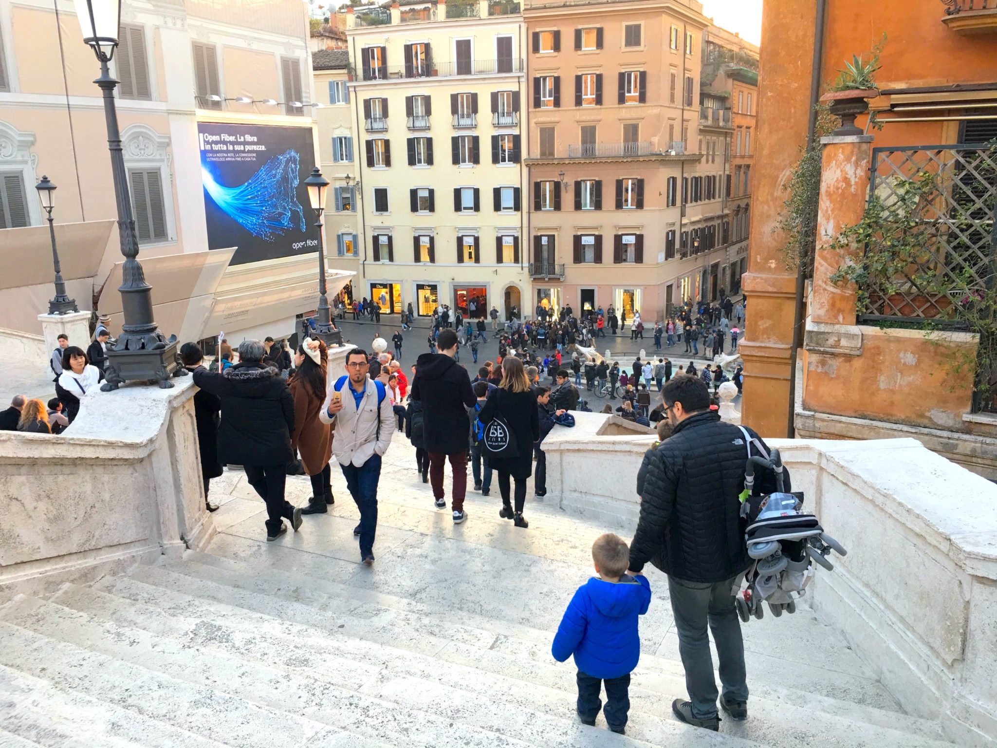 Çocukla Roma tatili, İspanyol Merdivenleri